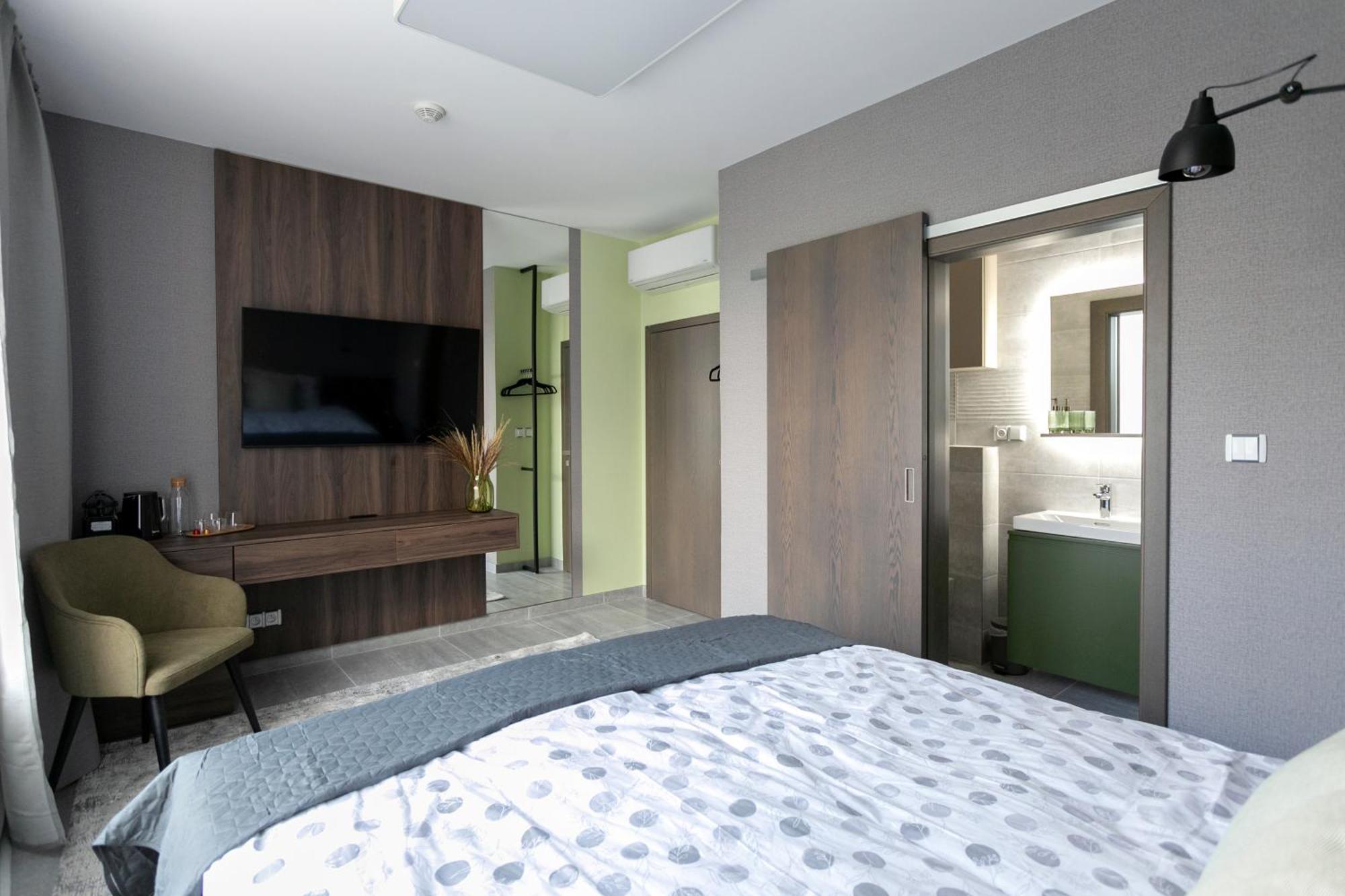 Luong Europe Apartments Praga Esterno foto
