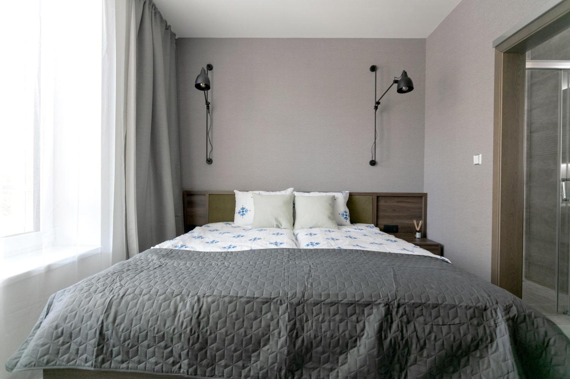 Luong Europe Apartments Praga Esterno foto